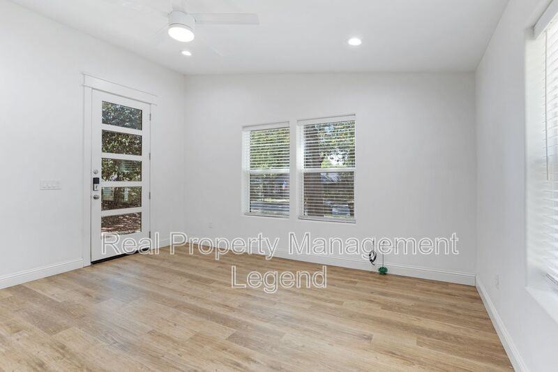 1011 W Hull St - Photo 7 of 29