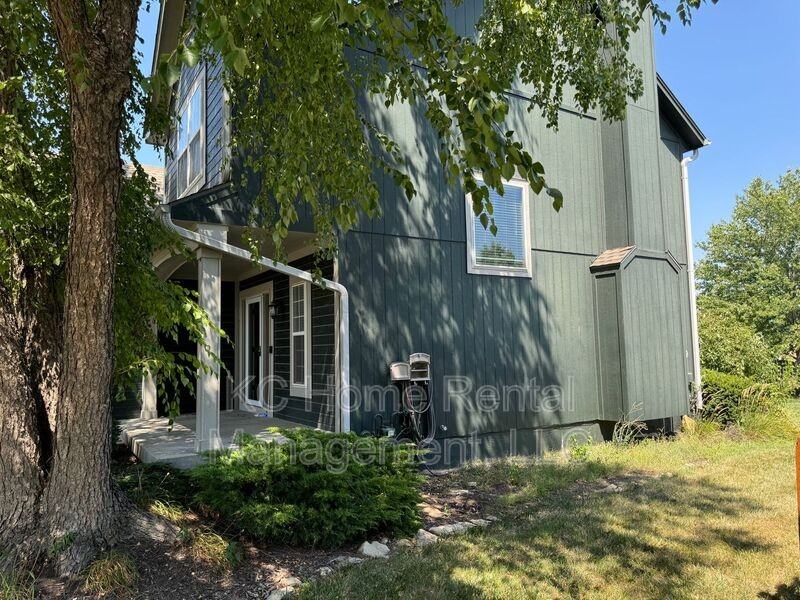 12496 S Marion St - Photo 2 of 50