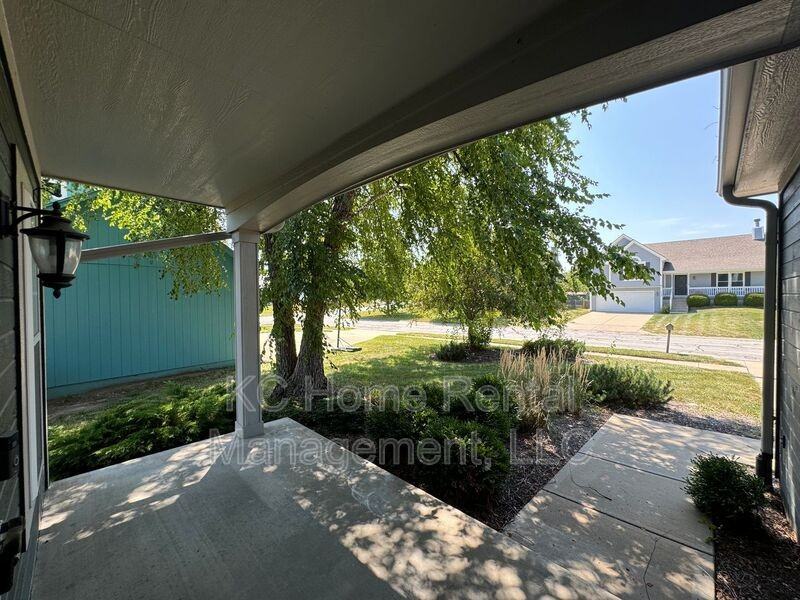 12496 S Marion St - Photo 3 of 50