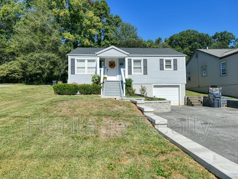 1725 Lenland Ave - Photo 2 of 27