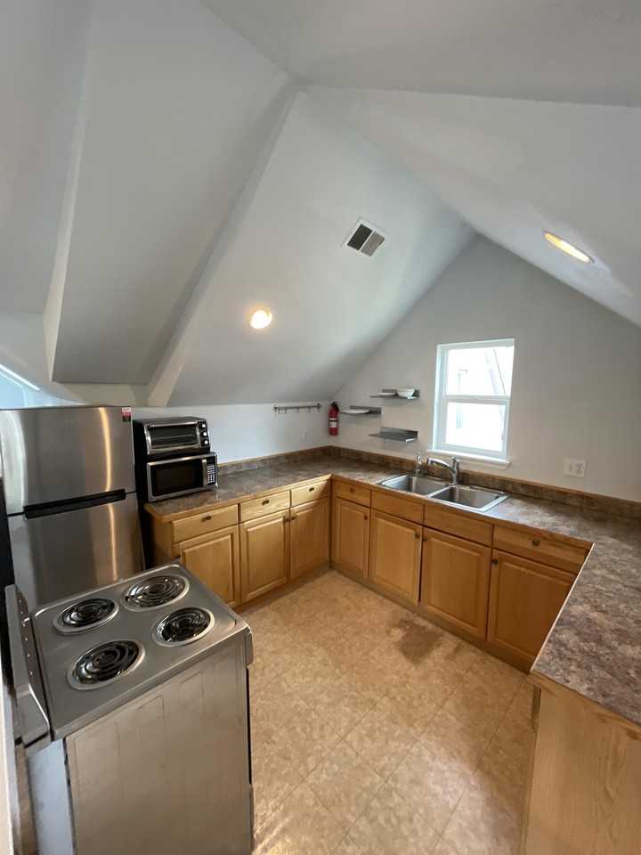 1437 Milwaukee Street (2)(8%/50%/$199)(SS)(SC) Taking over - Photo 3 of 19