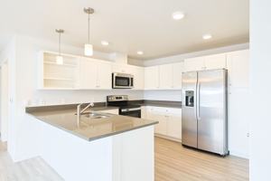 featured image of 2075 W Arnold St