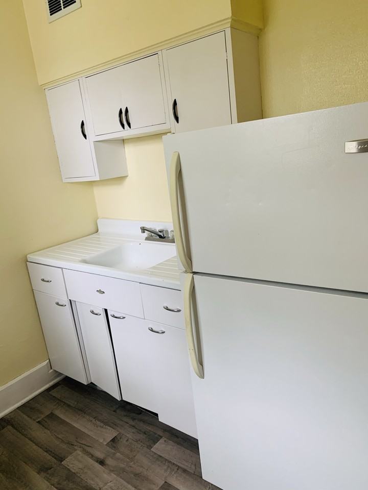 317 North Van Buren Avenue - Photo 2 of 11