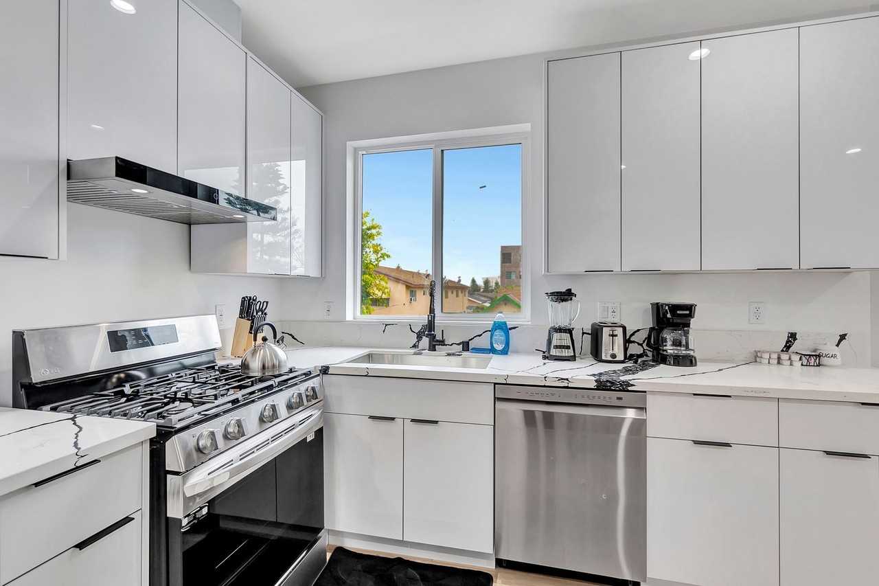 MH 546 N Harvard Blvd - Photo 3 of 14