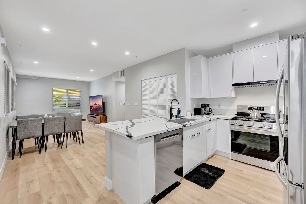 MH 546 N Harvard Blvd - Photo 5 of 14