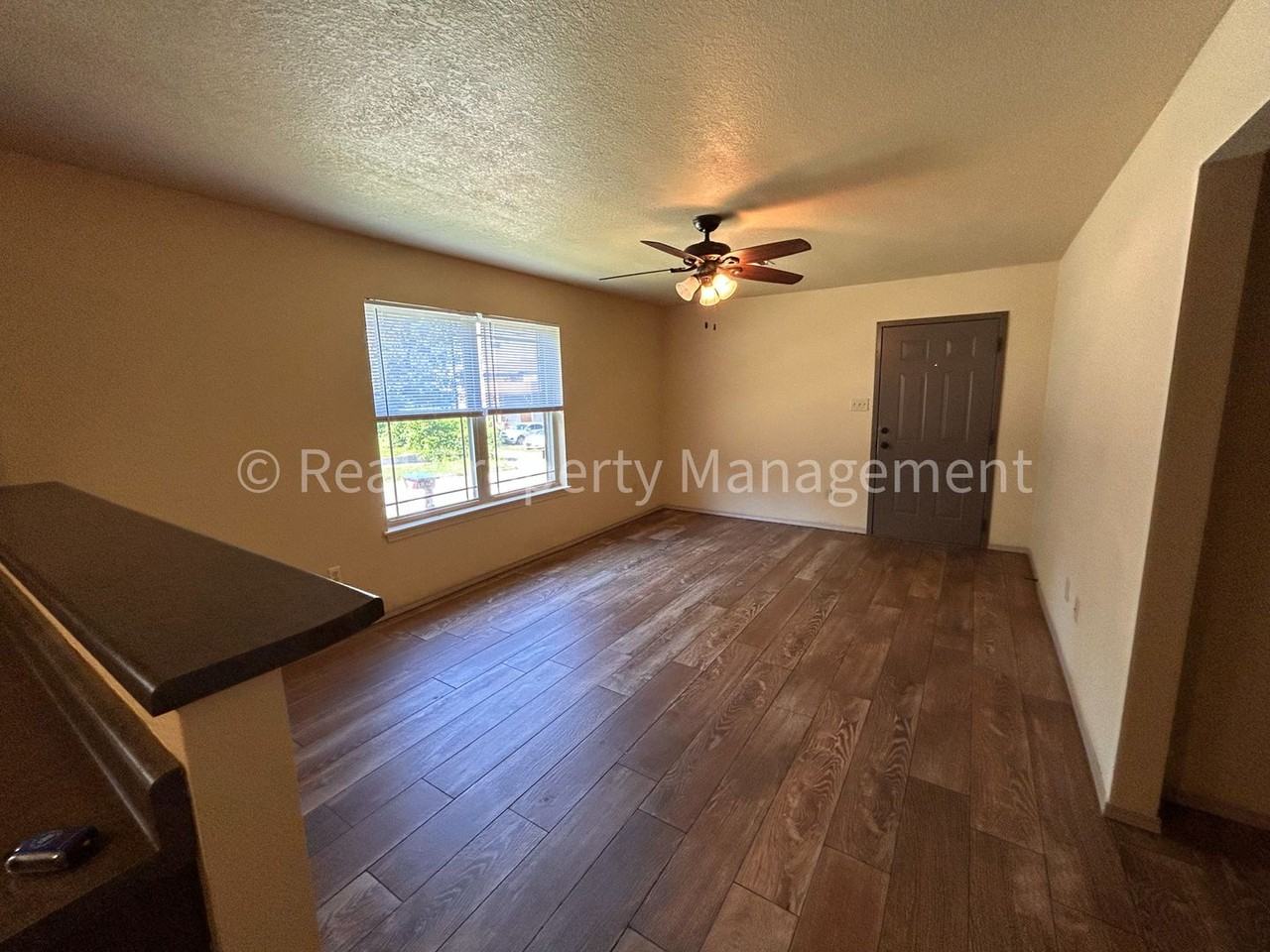 324 South 12th Street - Photo 4 of 13