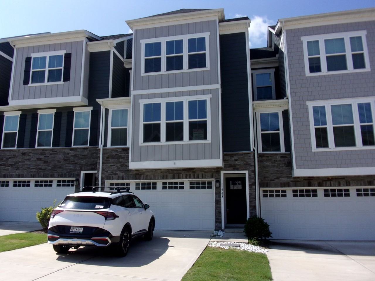 418 Lahinch Dr - Photo 2 of 36