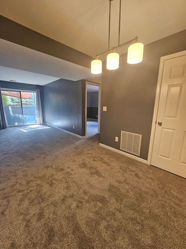 4656 White Rock Cir #7 - Photo 3 of 14