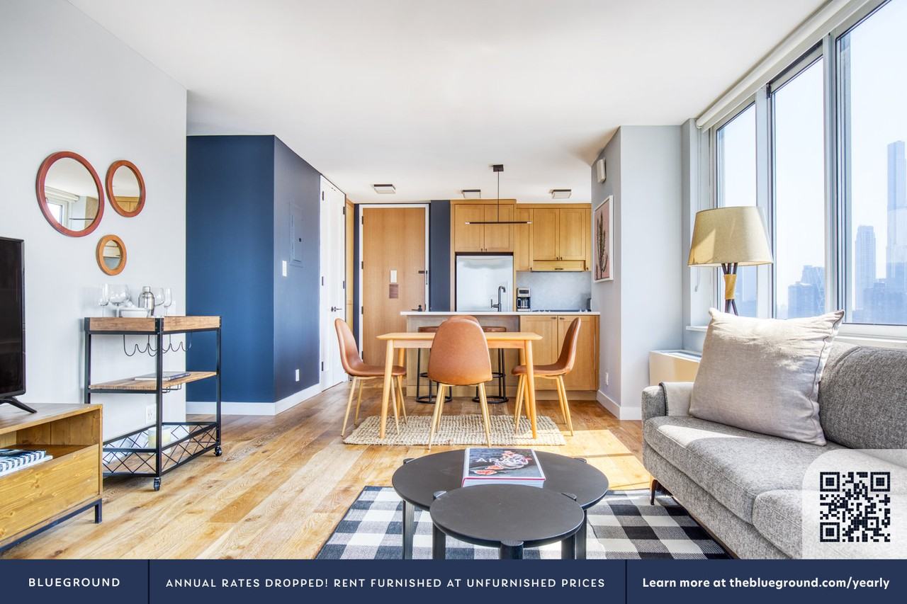 560 West 43rd Street - Photo 4 of 50
