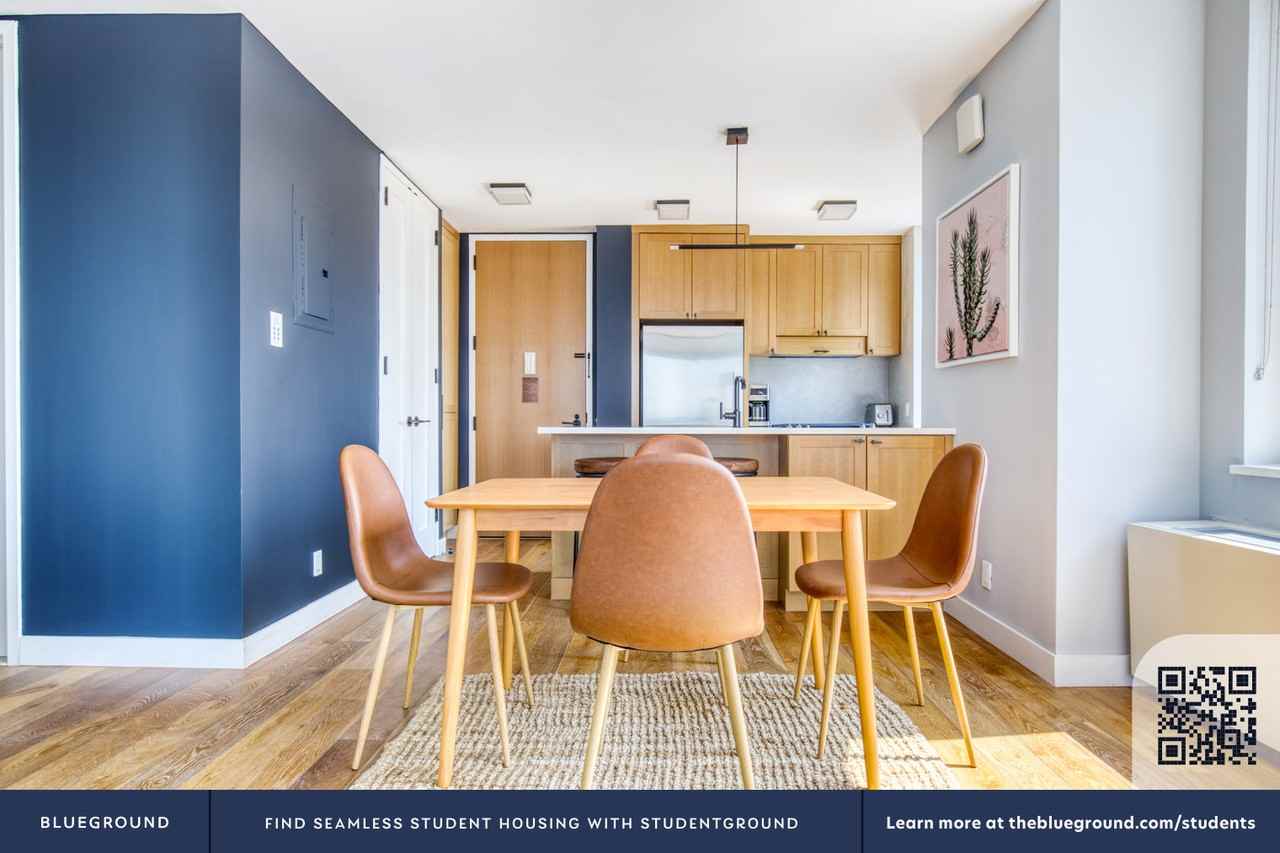 560 West 43rd Street - Photo 7 of 50