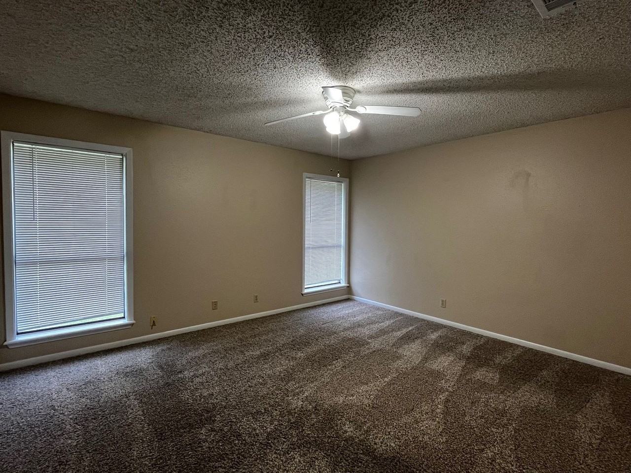 211 Taos Dr - Photo 7 of 11