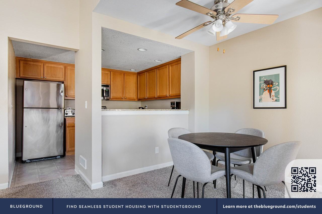 1570 Vista Club Cir #514 - Photo 7 of 33