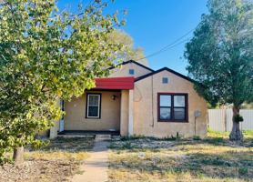 featured image of 510 W 15th St