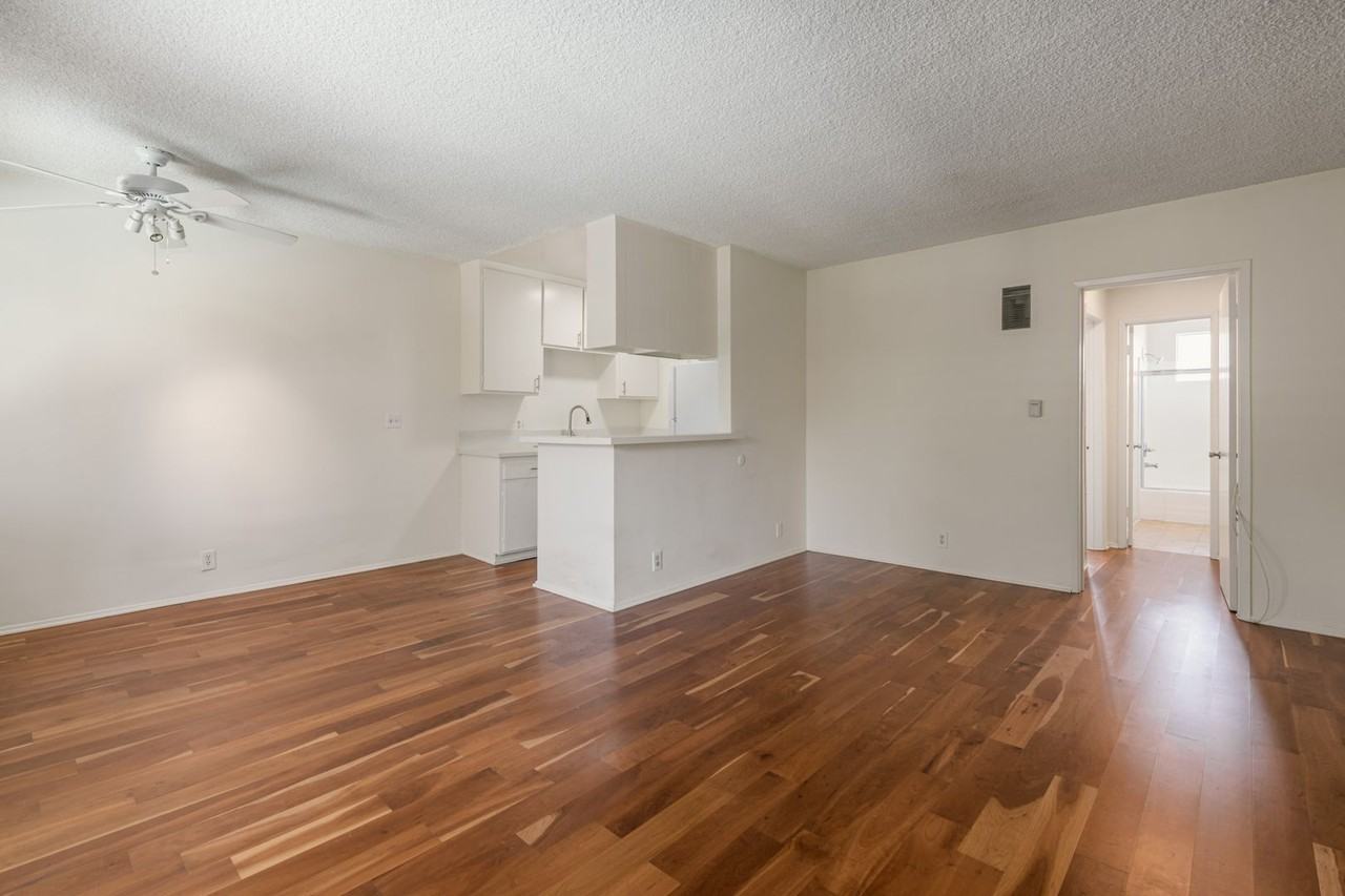 1808 N Harvard Blvd - Photo 2 of 50