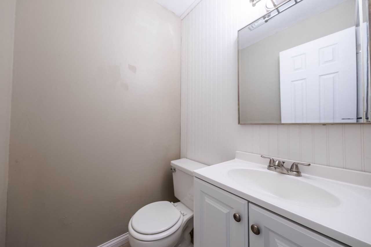 206 Wesley Ave - Photo 7 of 13