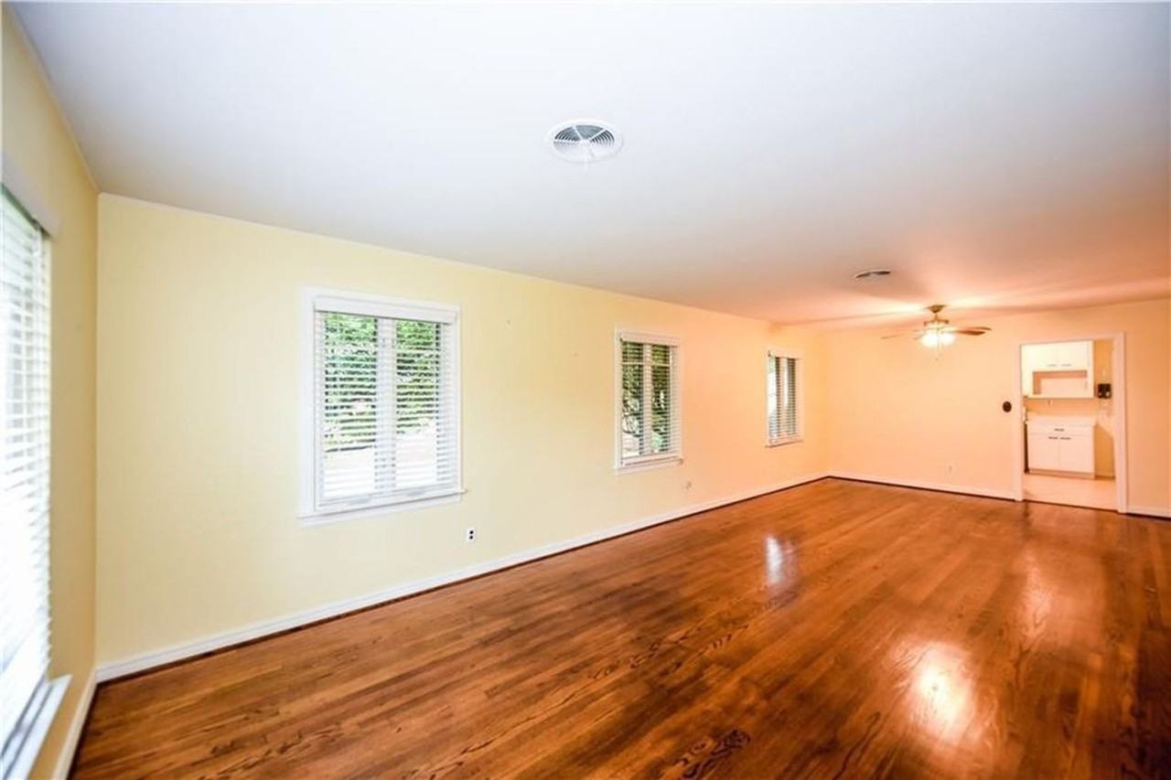 809 Nw 54th St - Photo 3 of 31