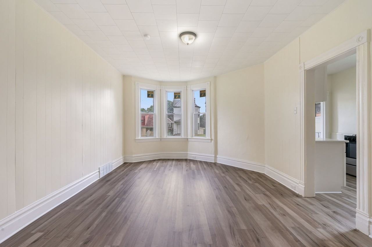 3050 Glen Mawr St - Photo 5 of 17