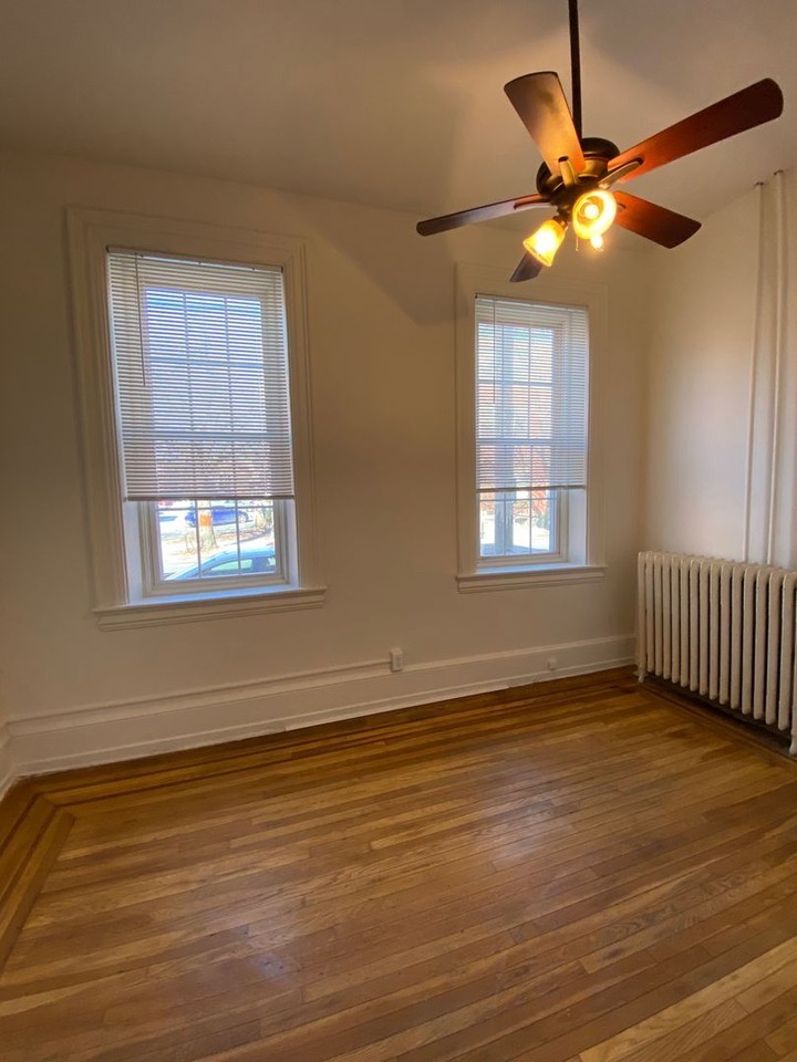 136 E Walnut St - Photo 2 of 14