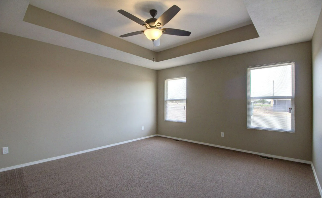 840 S Waco Ave - Photo 3 of 10