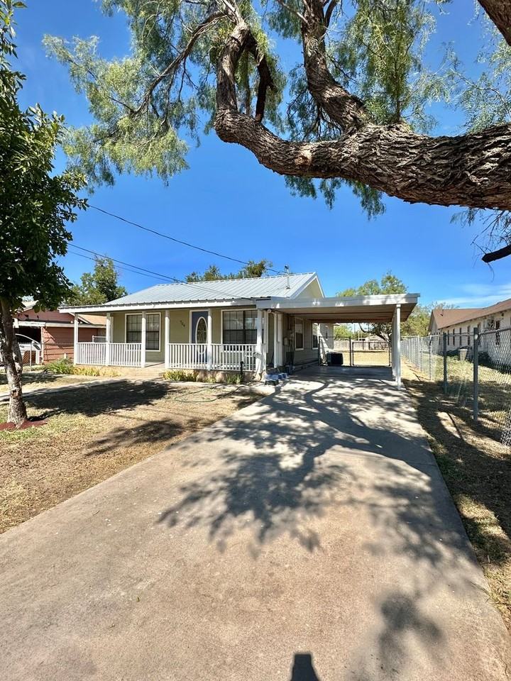 726 Rust St - Photo 4 of 4