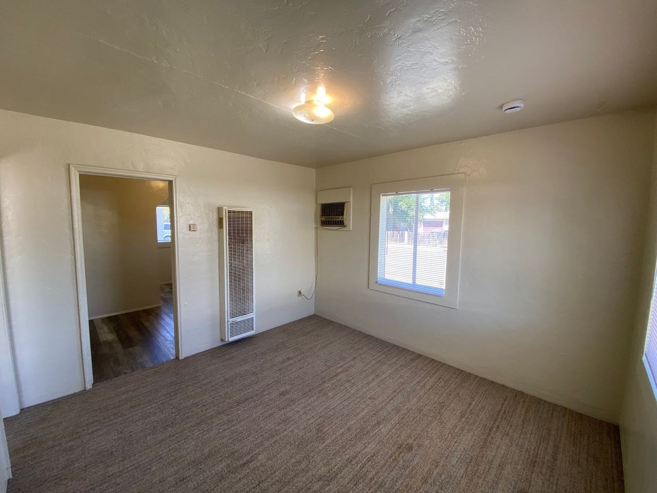 1947 W Connelly Ave - Photo 2 of 14