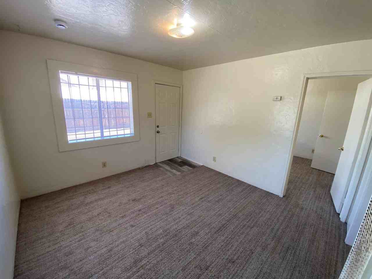 1947 W Connelly Ave - Photo 3 of 14