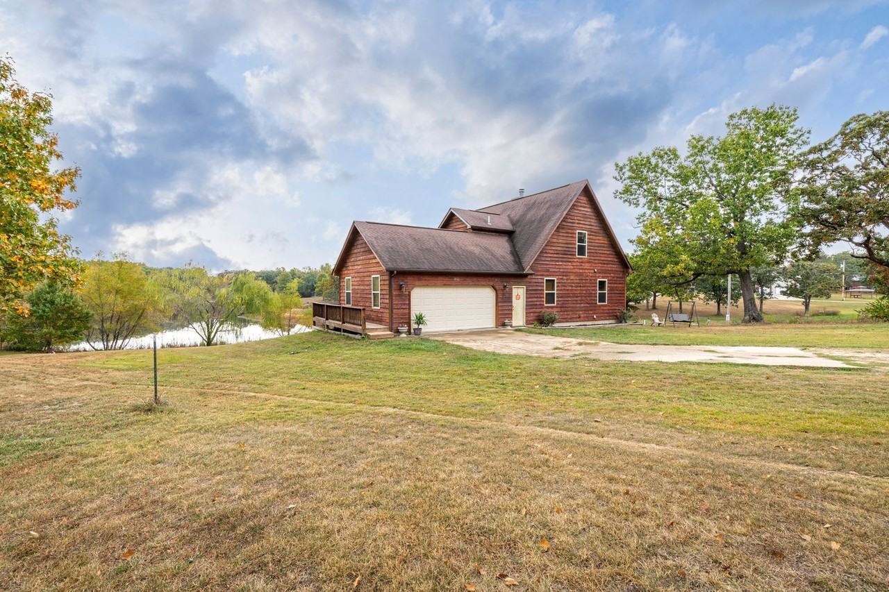 602 Katie Ln - Photo 3 of 46