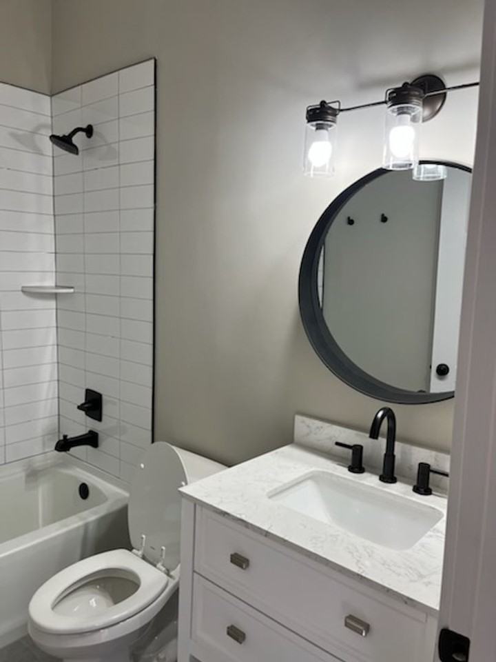 817 Shelby Pkwy - Photo 3 of 6