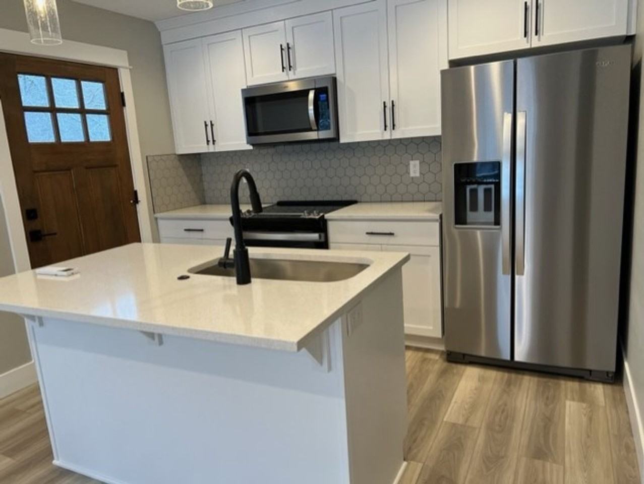 1385 Nw Ithaca Ave - Photo 3 of 9