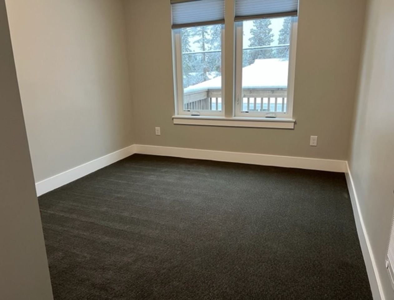 1385 Nw Ithaca Ave - Photo 5 of 9