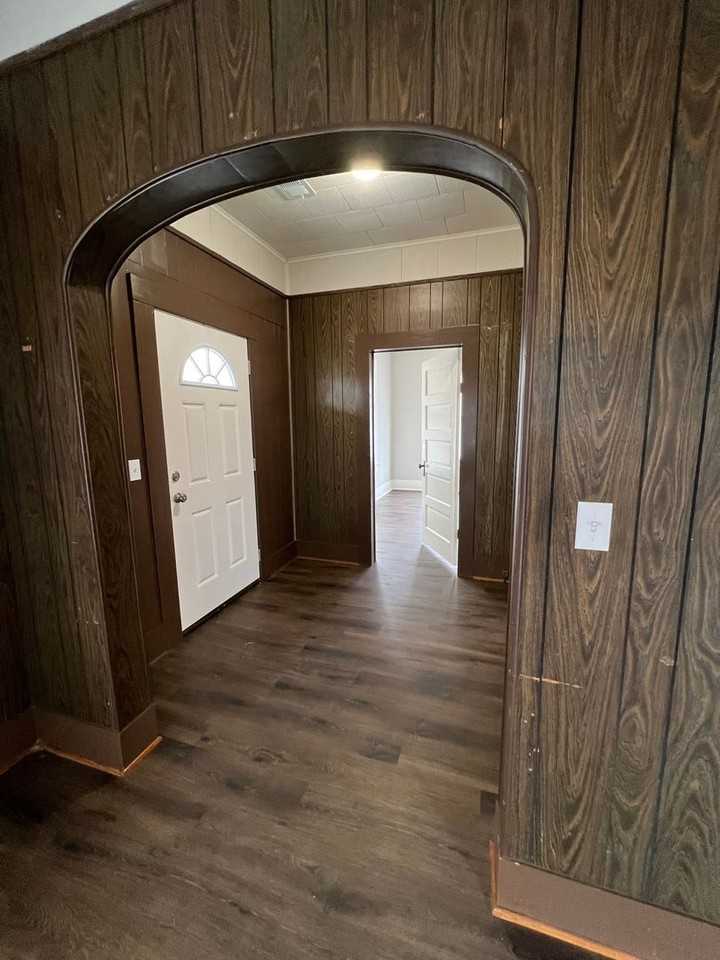 6246 Jefferson Blvd - Photo 2 of 13