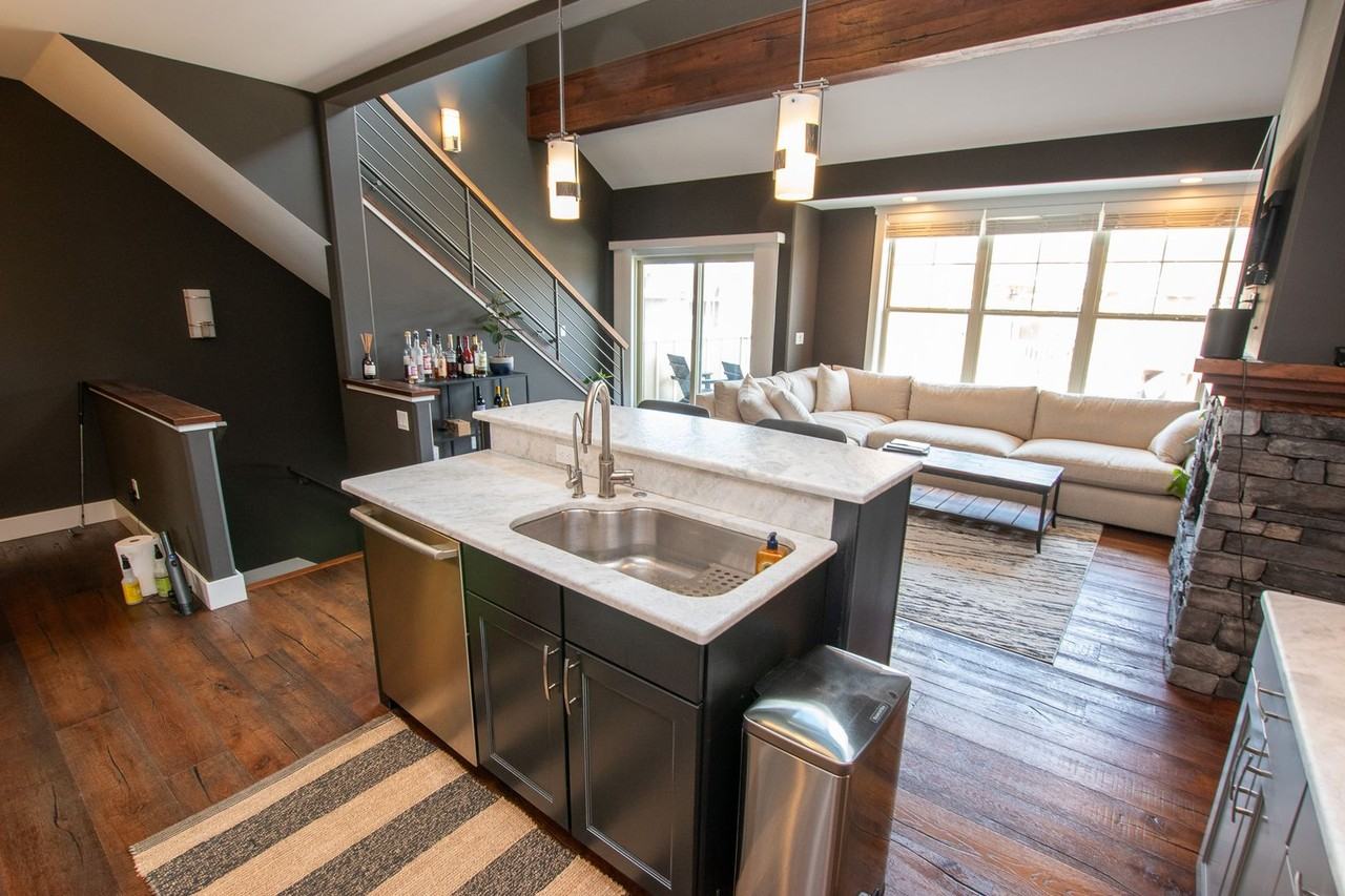 13802 S West Bay Shore Dr - Photo 3 of 38