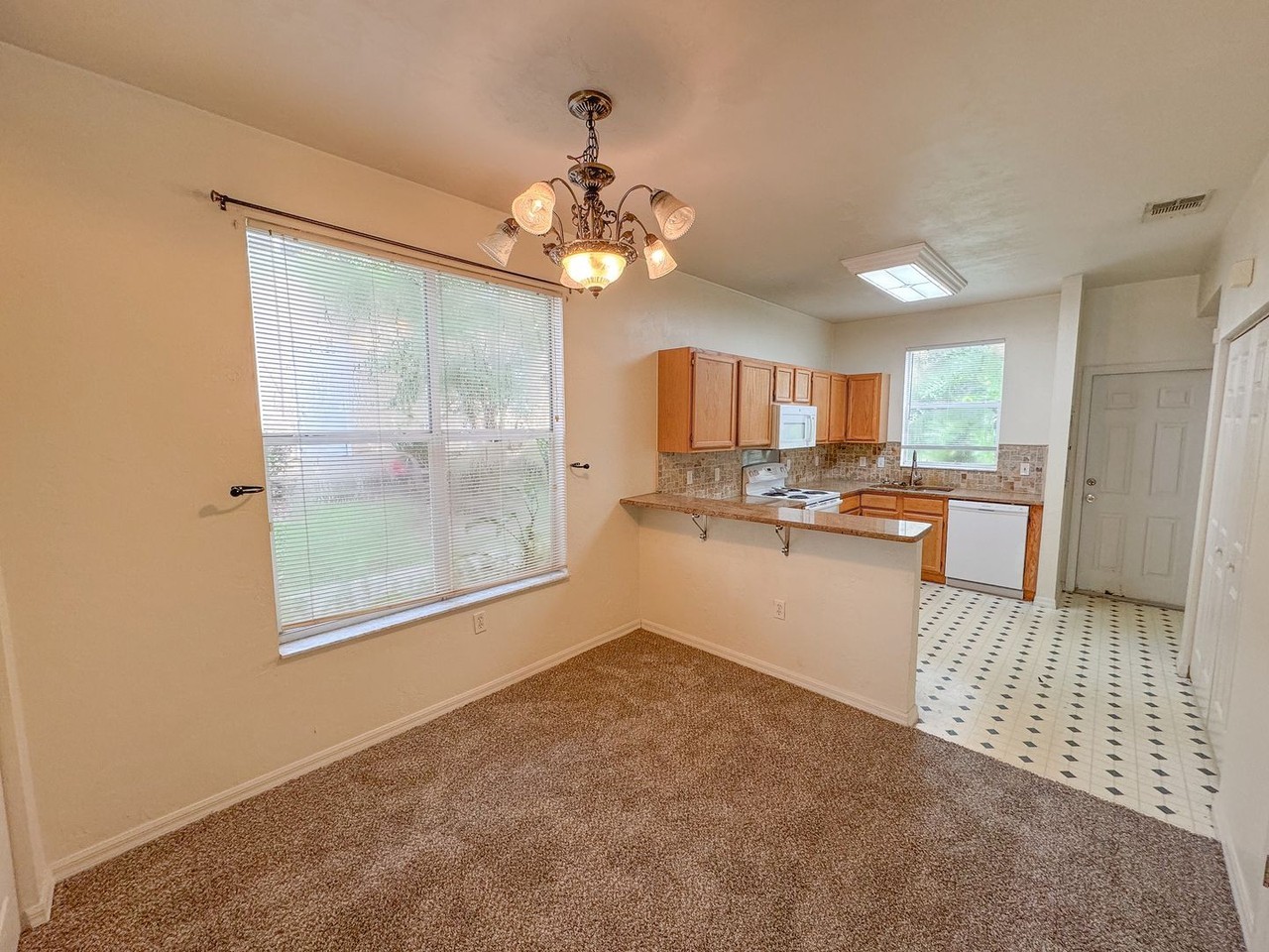4415 Sw 34th St - Photo 4 of 22