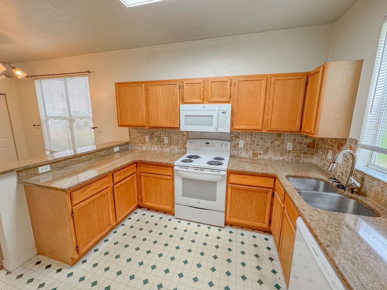 4415 Sw 34th St - Photo 7 of 22