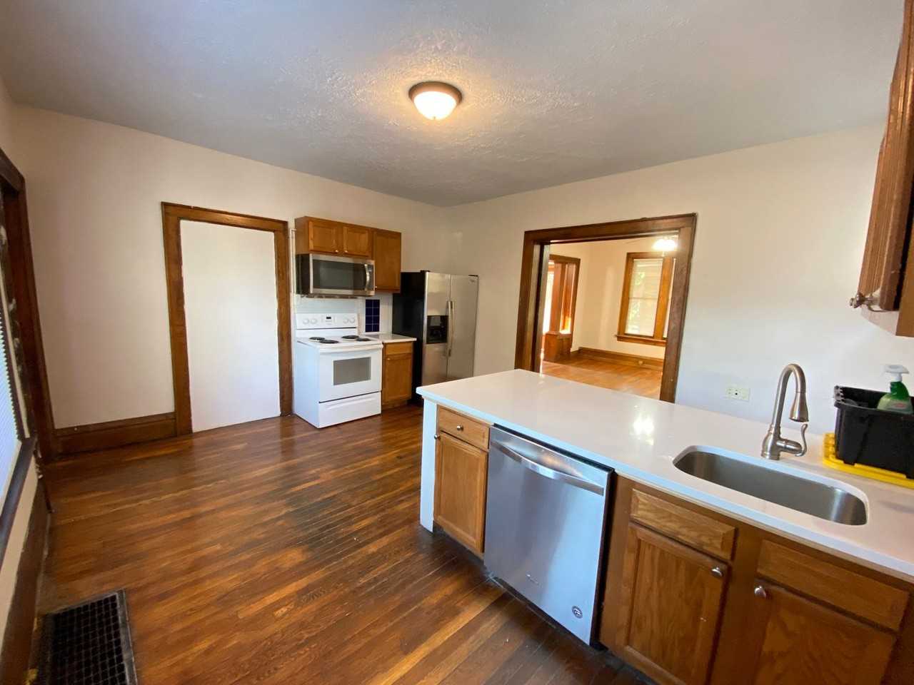 338 E 18th Ave - Photo 6 of 16