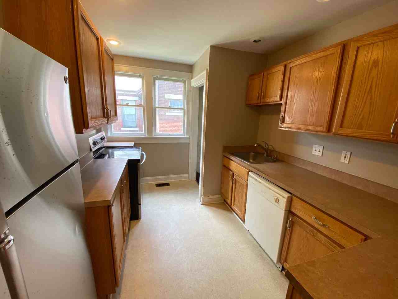 328 E 18th Ave - Photo 7 of 19