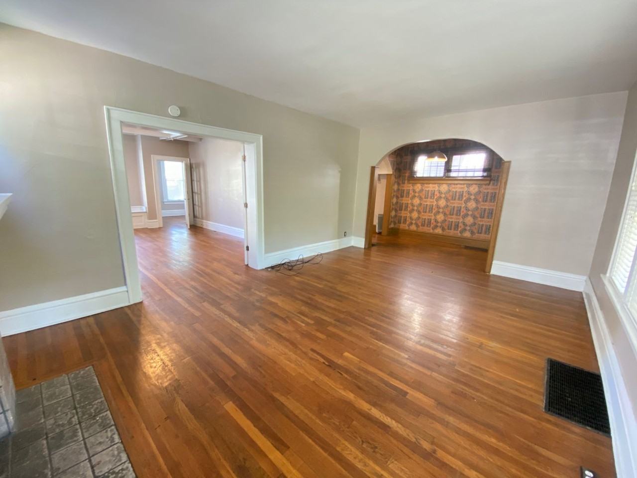334 E 18th Ave - Photo 3 of 17