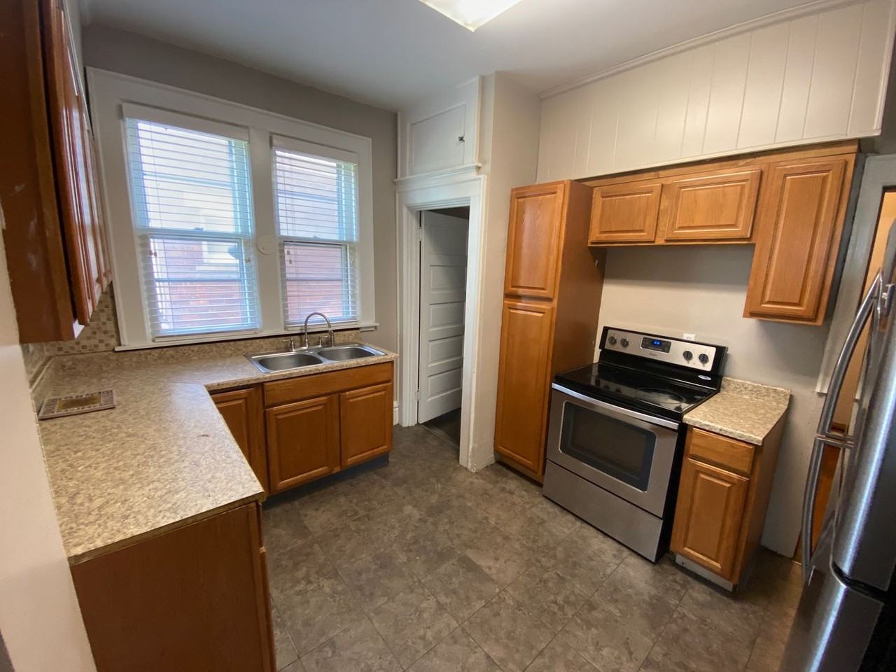 334 E 18th Ave - Photo 6 of 17