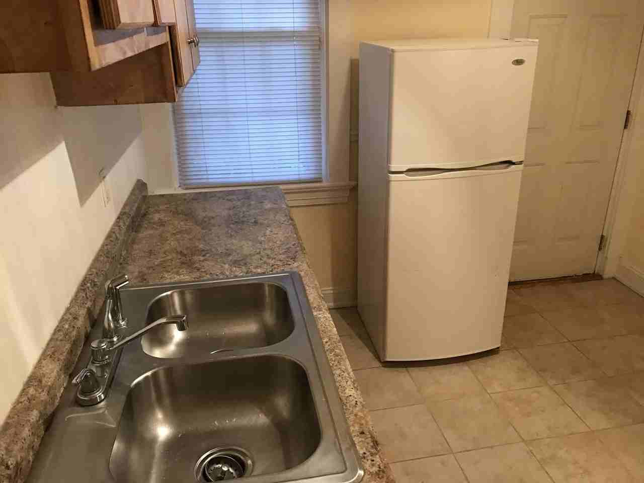 115 S Stafford Ave - Photo 2 of 4