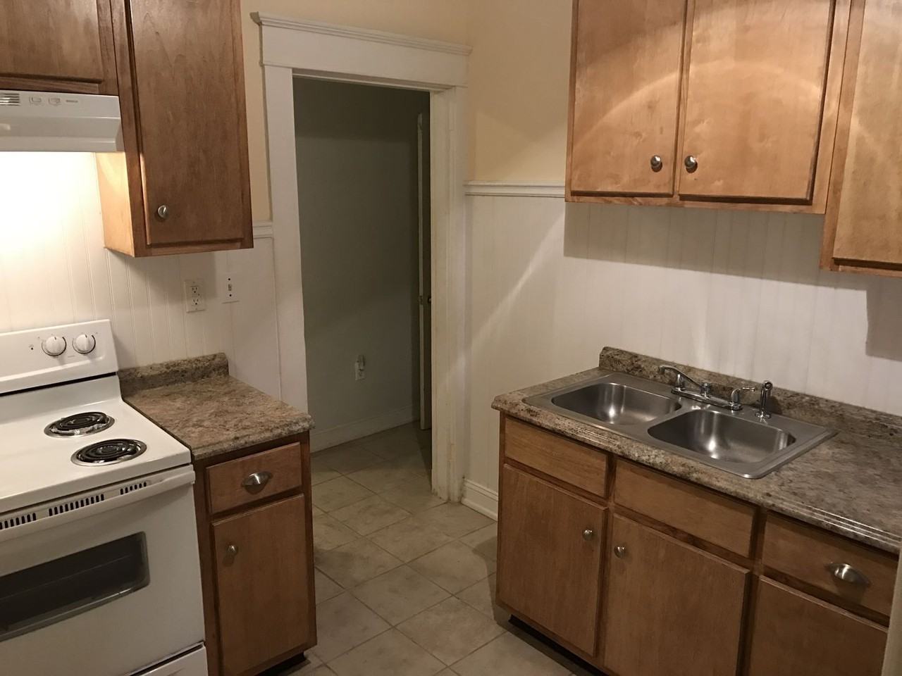 115 S Stafford Ave - Photo 3 of 4