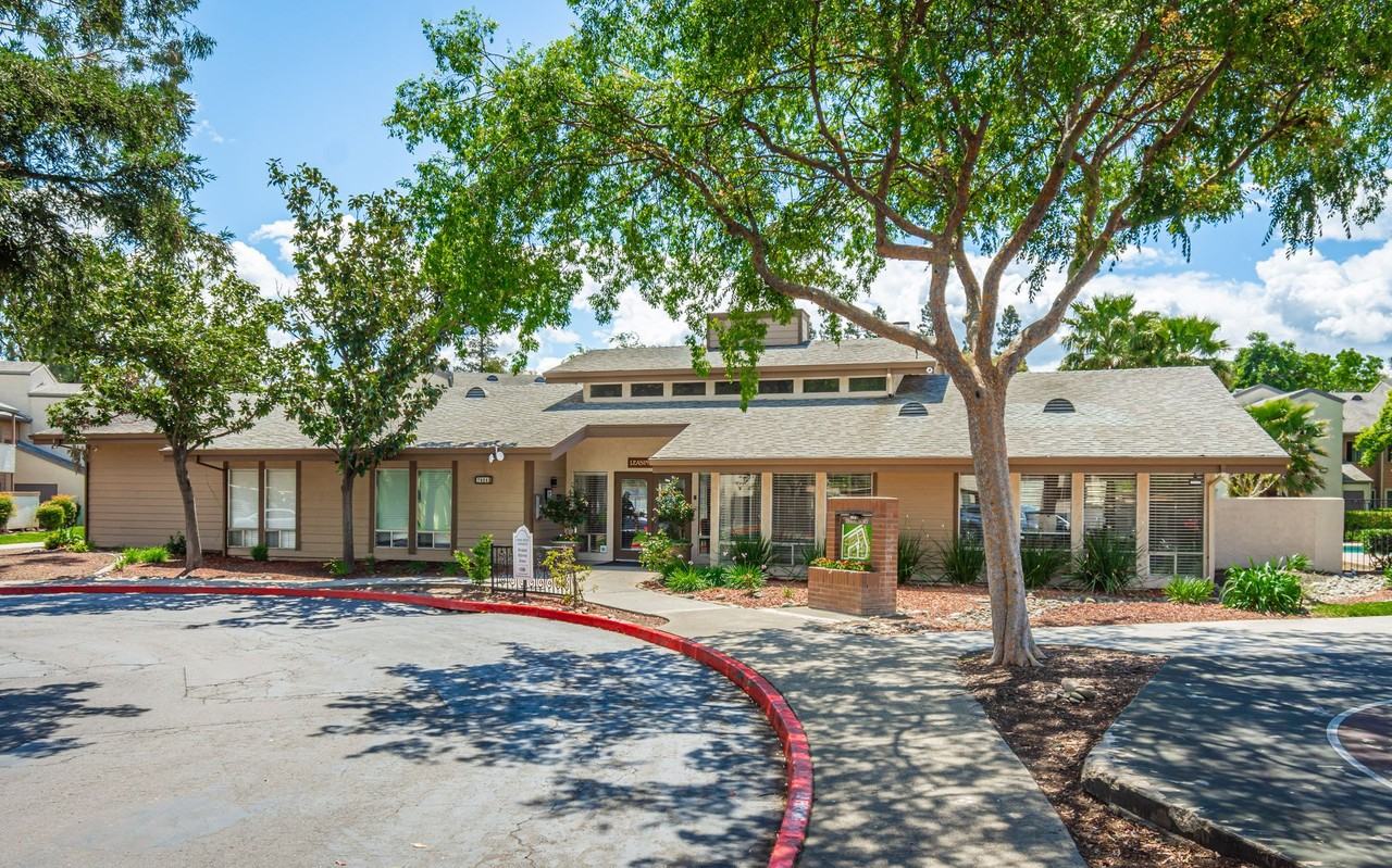 Carmel Pointe - Photo 4 of 50