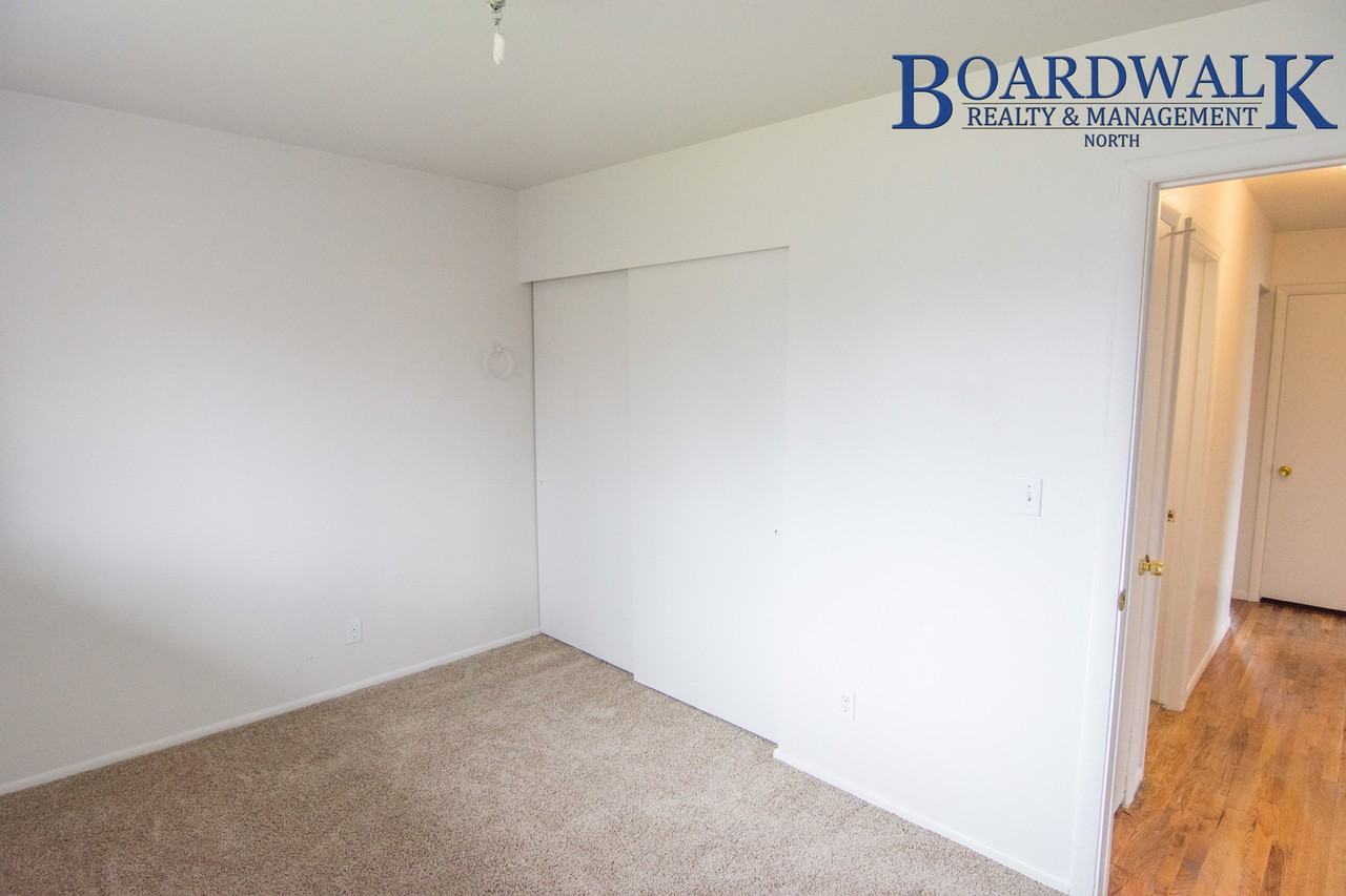 653 20th St #1 - Photo 3 of 8