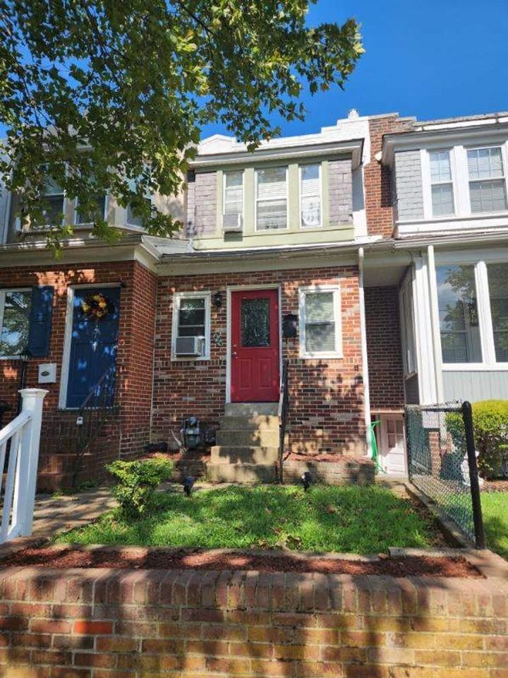 425 S Sycamore St - Photo 2 of 29