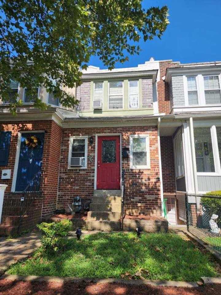 425 S Sycamore St - Photo 3 of 29