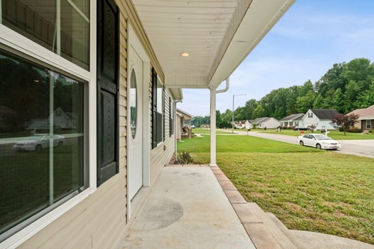 257 Williamsburg Cir - Photo 4 of 49