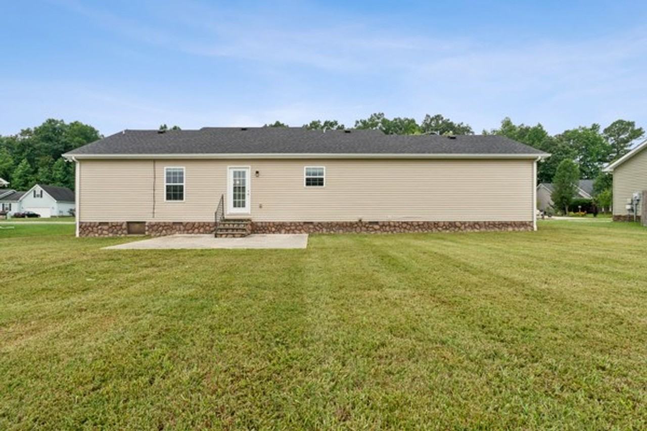 257 Williamsburg Cir - Photo 5 of 49