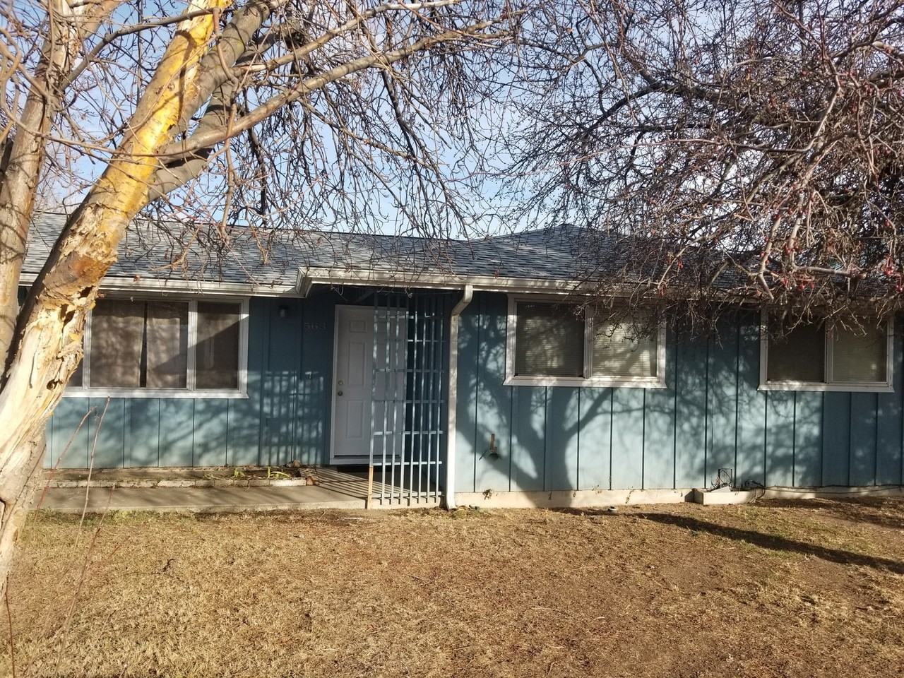 563 Sw 2nd St - Photo 2 of 6