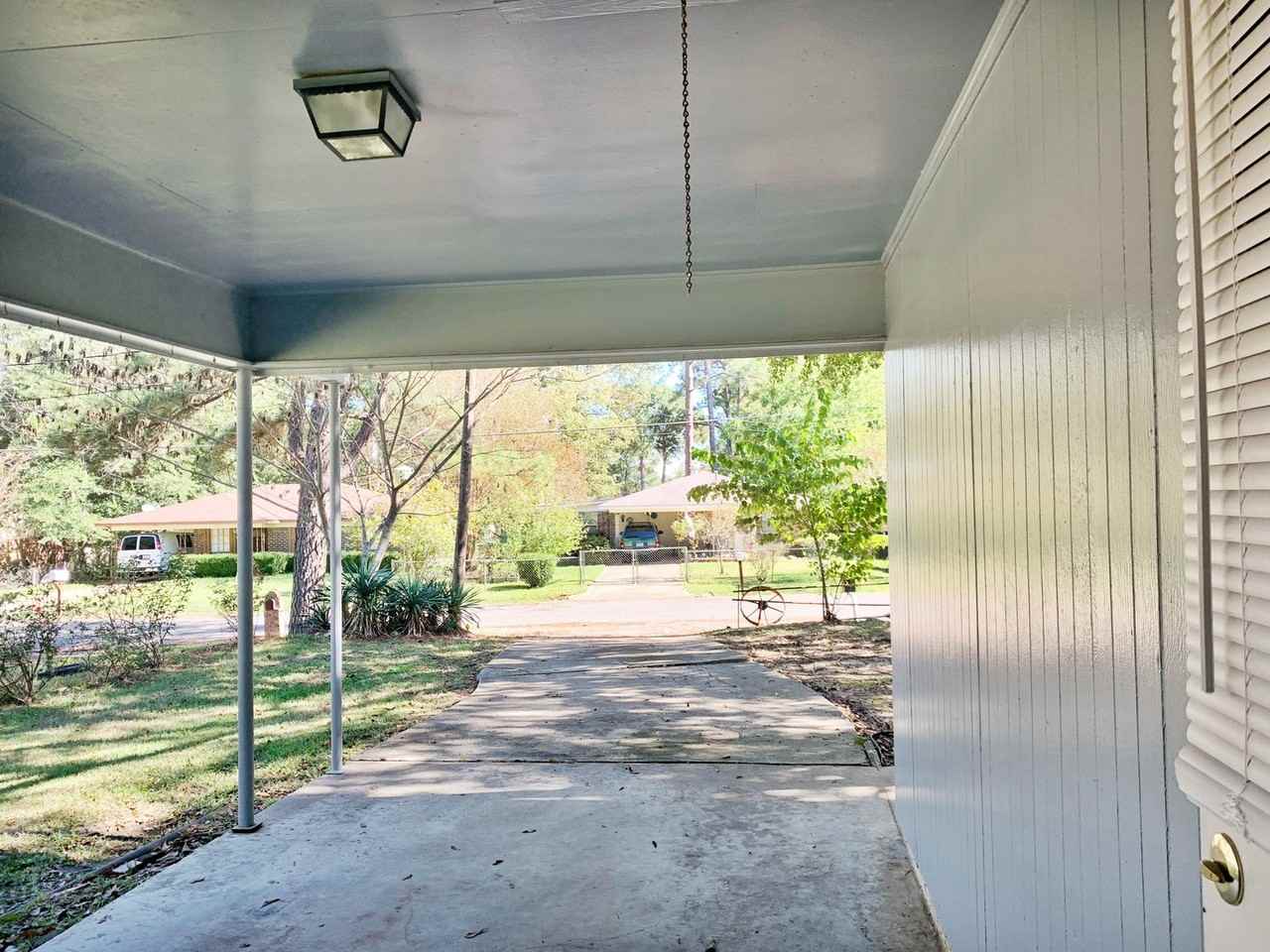 8006 Hobbs Dr - Photo 2 of 15