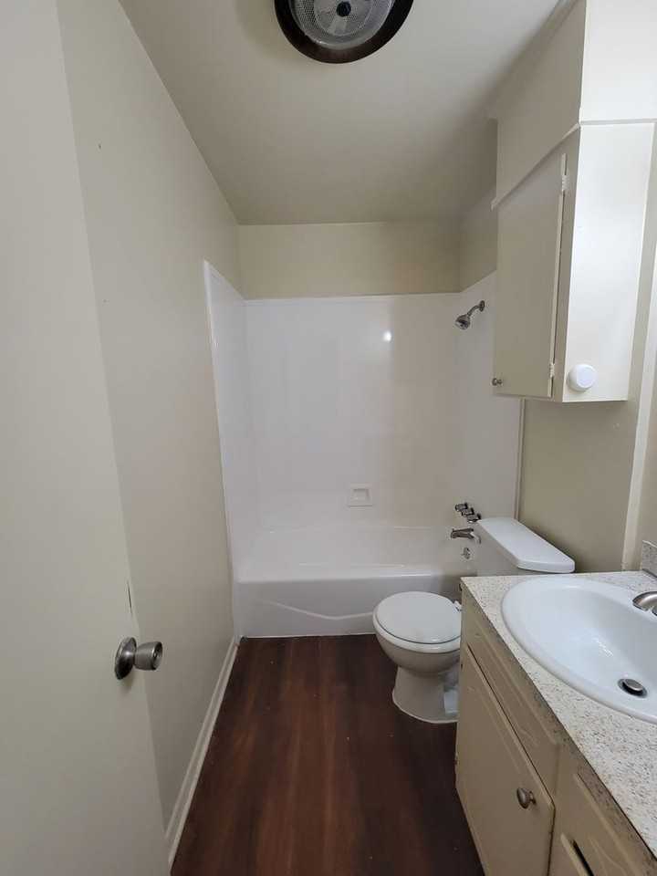 8006 Hobbs Dr - Photo 7 of 15