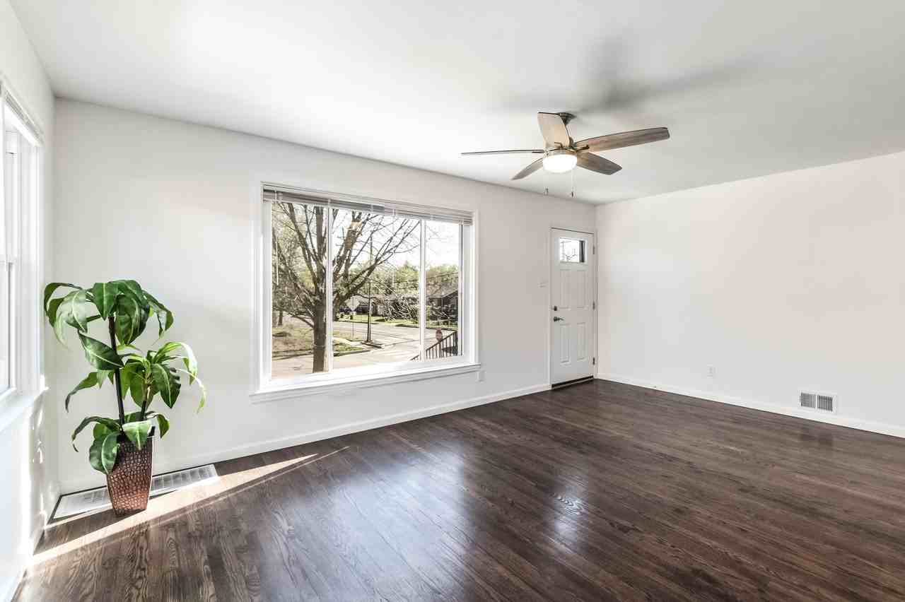8143 Braddock Dr - Photo 3 of 7
